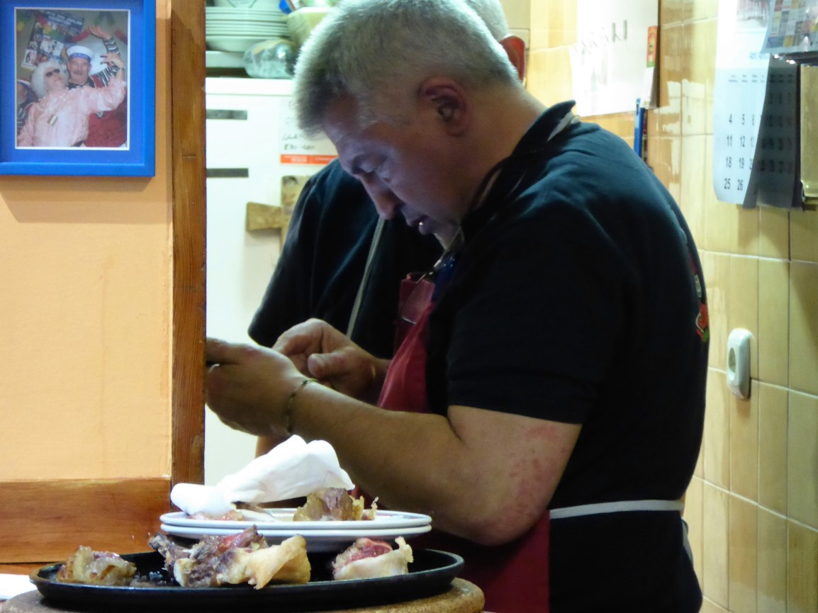 Decades of expertise at work at Bar Nestor.